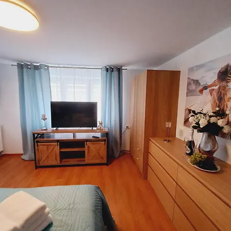 公寓 2 Sypialnie Z Kuchnia - 200 Metrow Od Morza 米兹多洛杰