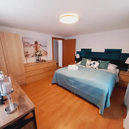 2 Sypialnie Z Kuchnia - 200 Metrow Od Morza *